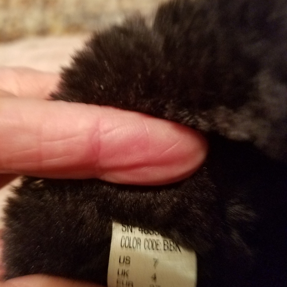 Sketchers Booties - Picture 7 of 8